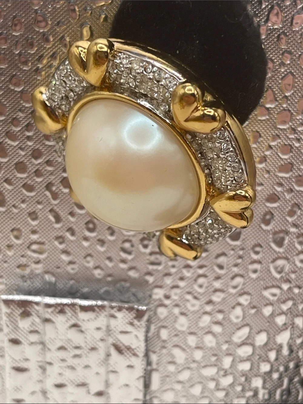 07.08.26-5 Nina Ricci  Faux Pearl Button Clip on &Goldtone Heart Accent Earrings
